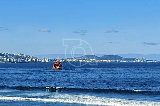  Una gran mancha de aceite, cerca de la costa de Jinámar (Telde)/TA.